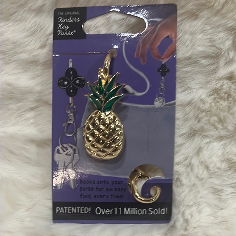 Finders Key Purse – Gold Pineapple Purse Hook Key Finder Charm (Brand New)